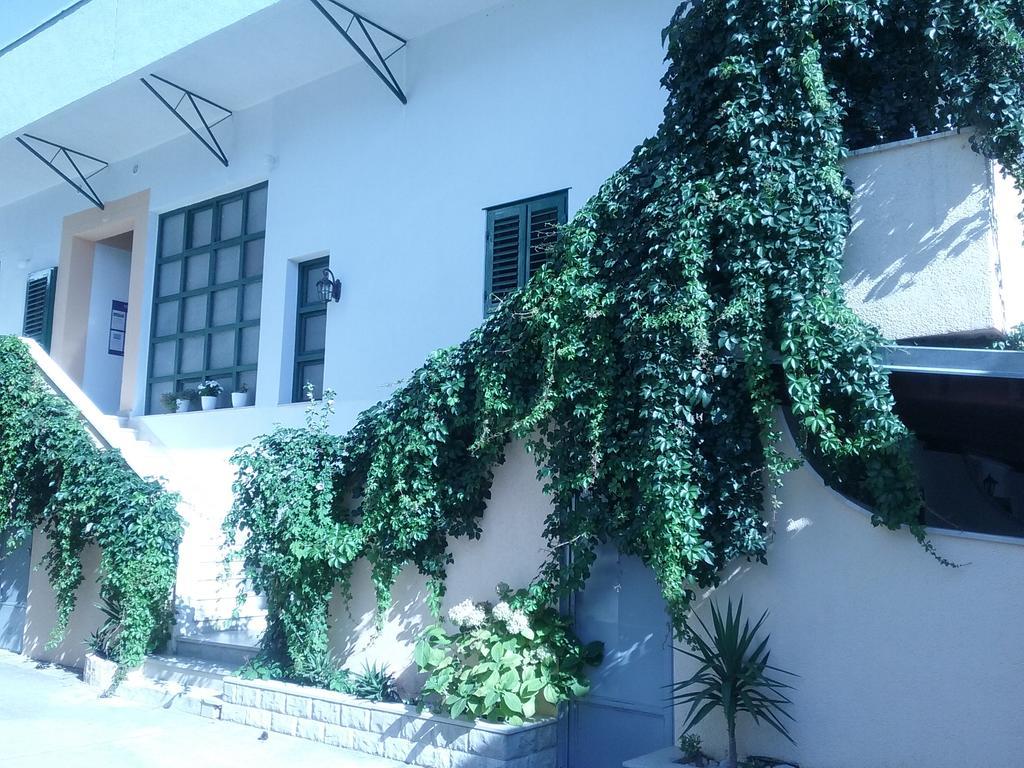 Apartmani Dijana Podgora Exterior photo